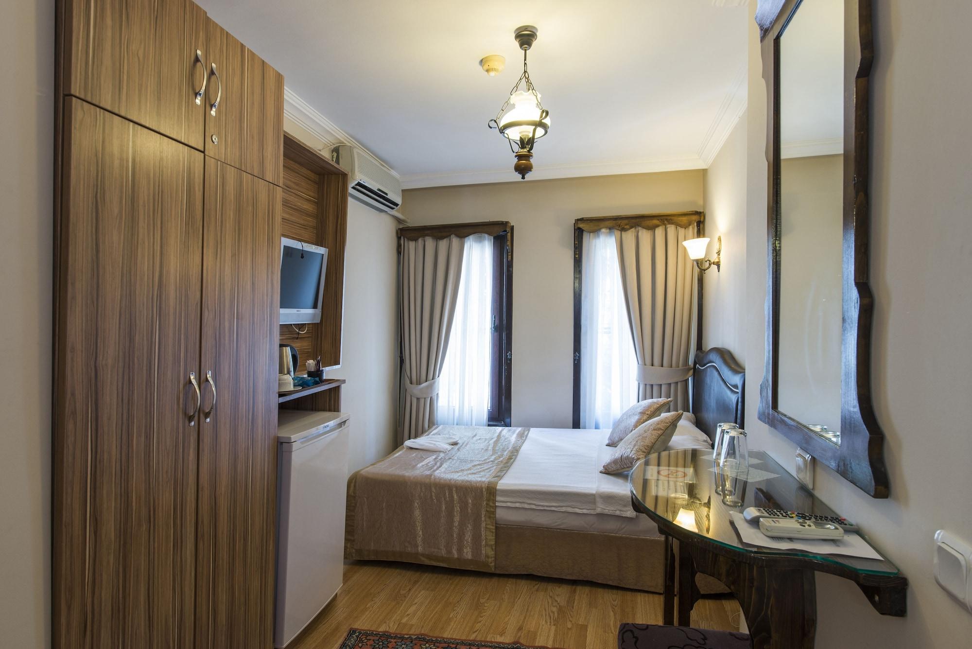 Naz Wooden House Inn Istanbul Eksteriør billede