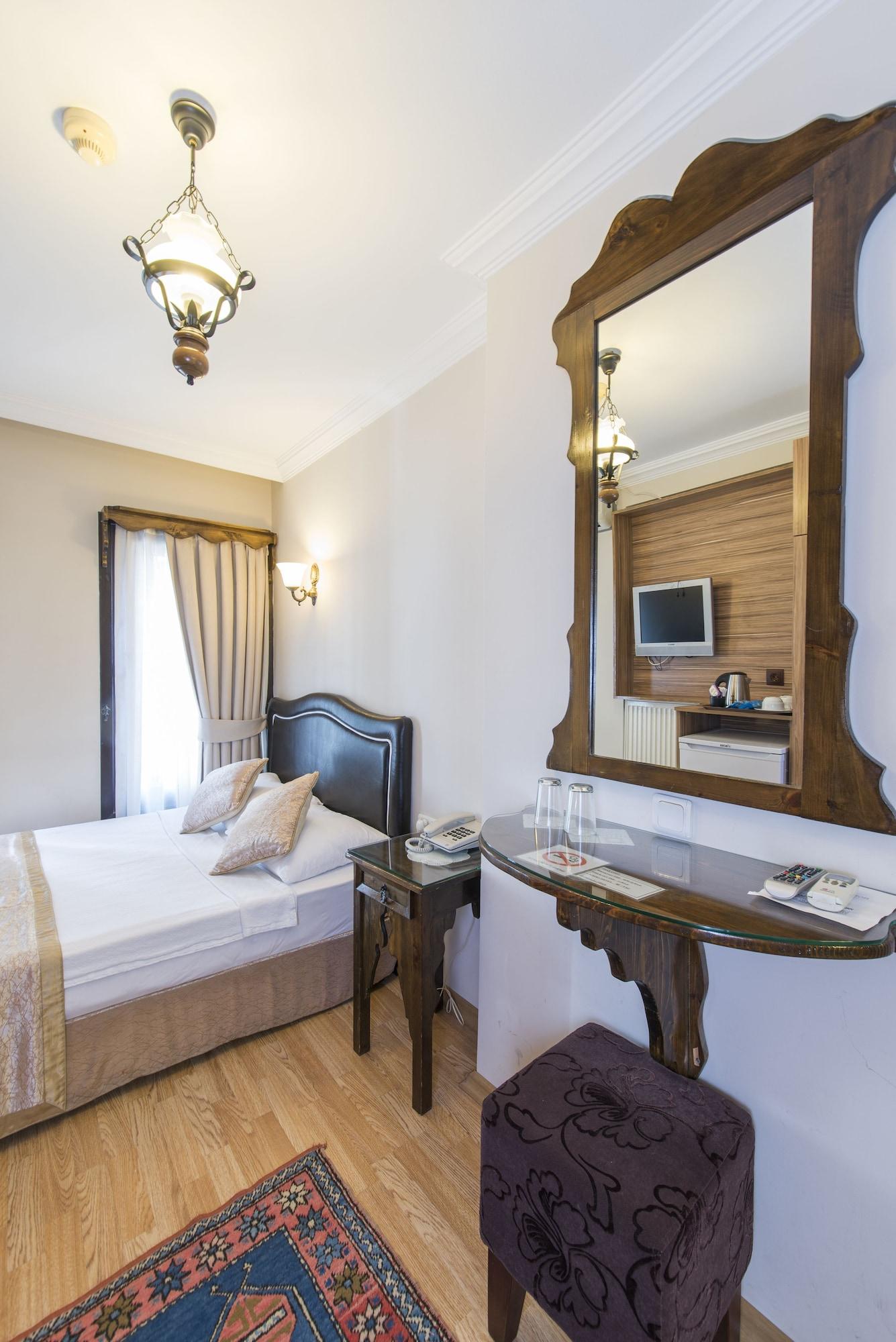 Naz Wooden House Inn Istanbul Eksteriør billede