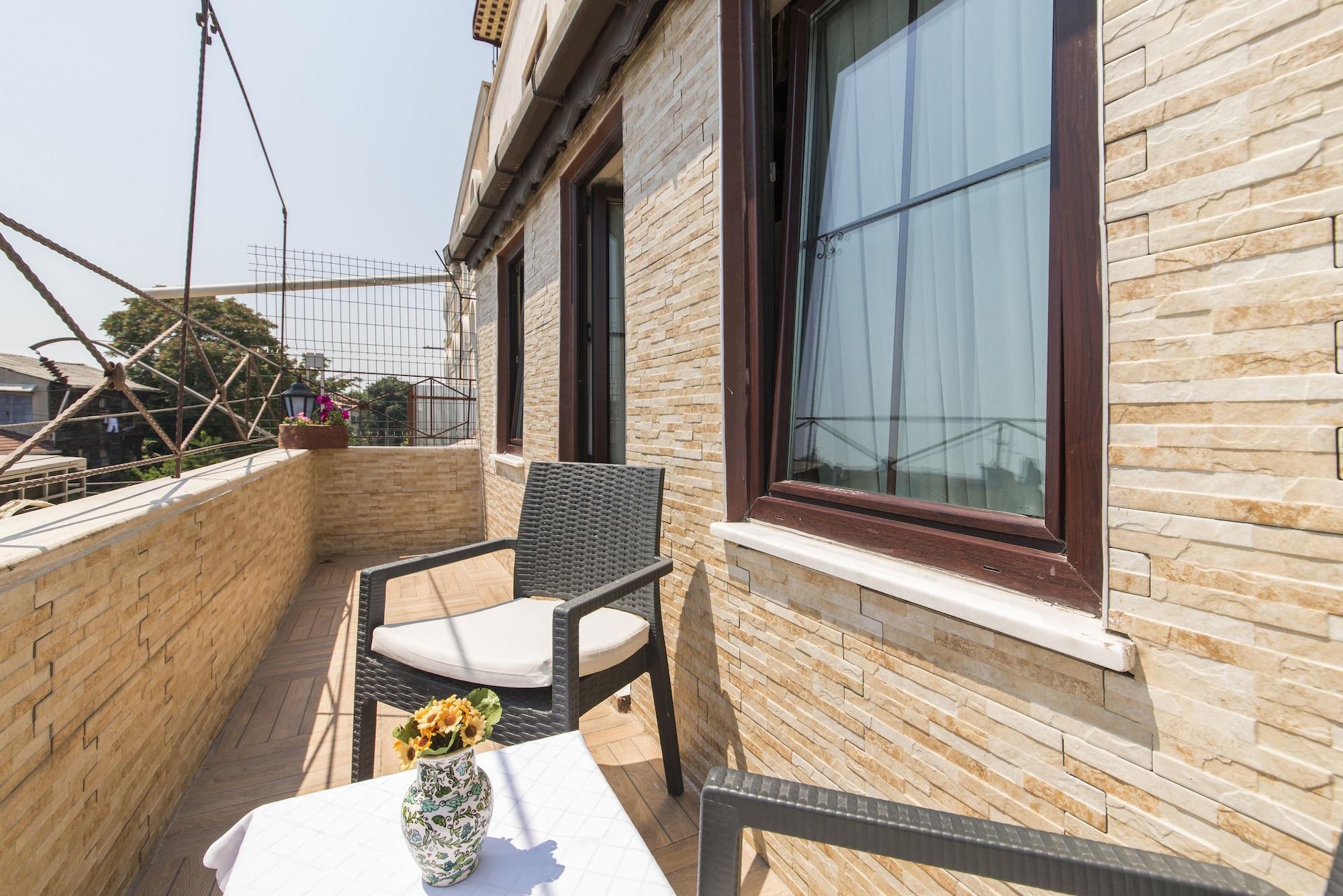 Naz Wooden House Inn Istanbul Eksteriør billede