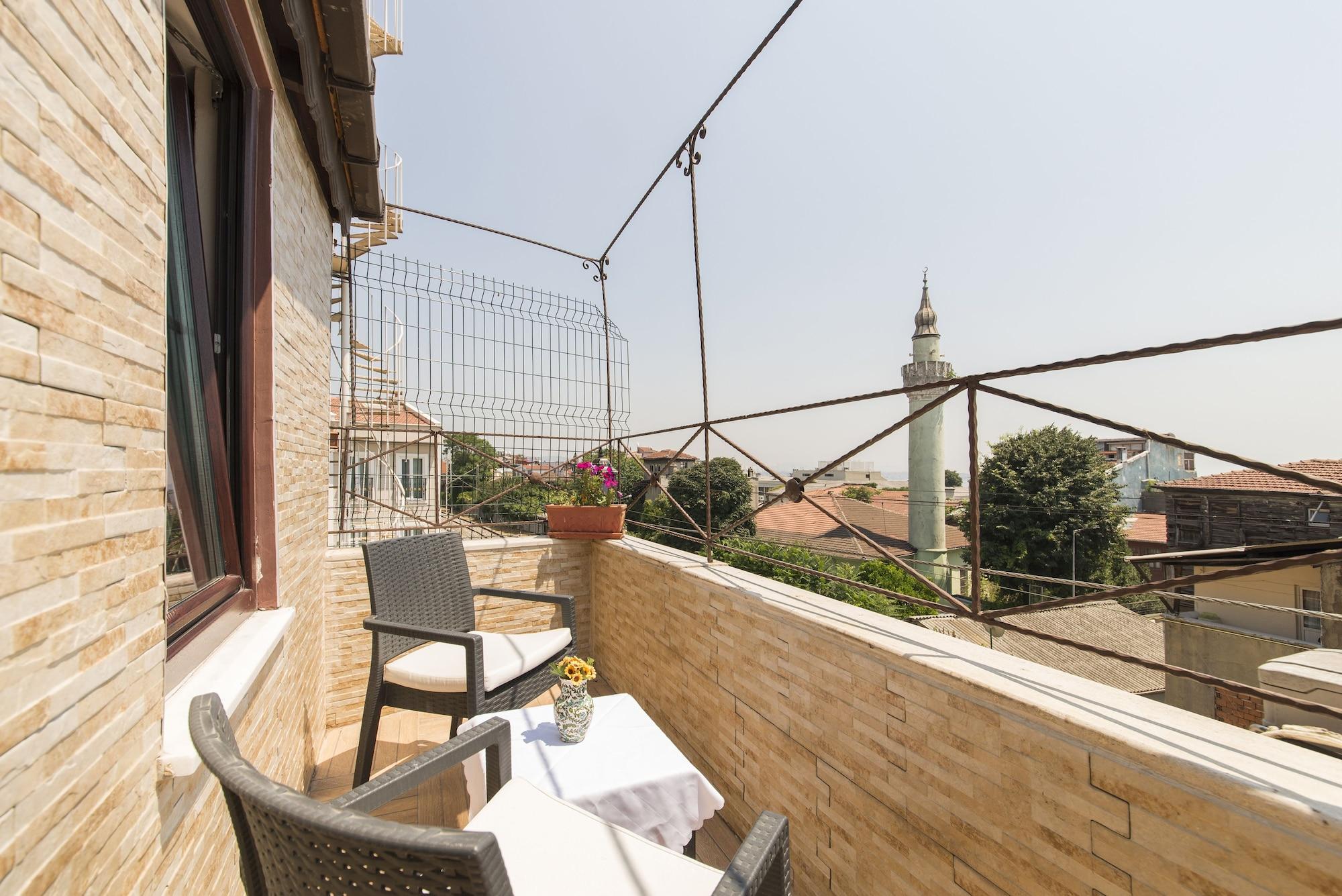 Naz Wooden House Inn Istanbul Eksteriør billede