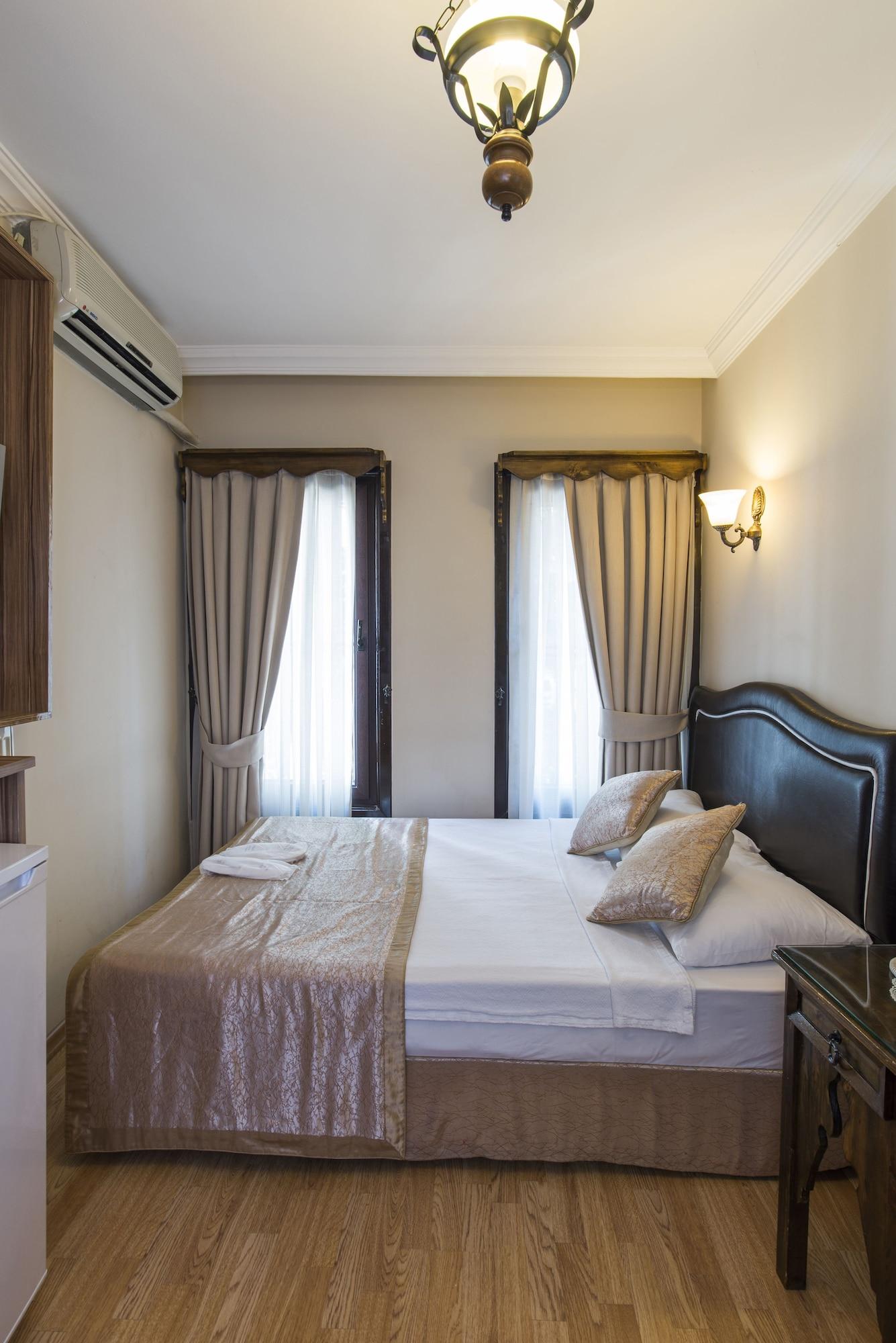 Naz Wooden House Inn Istanbul Eksteriør billede