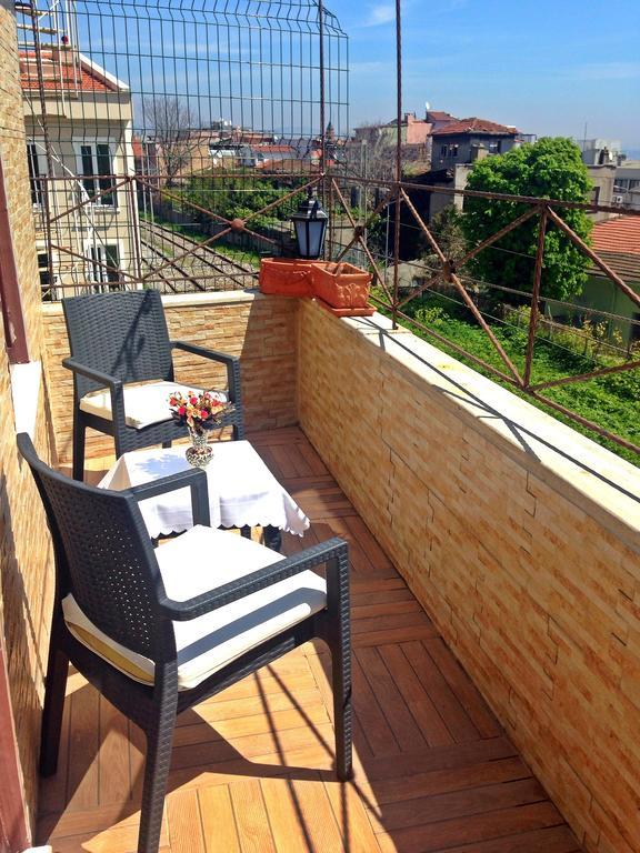 Naz Wooden House Inn Istanbul Eksteriør billede