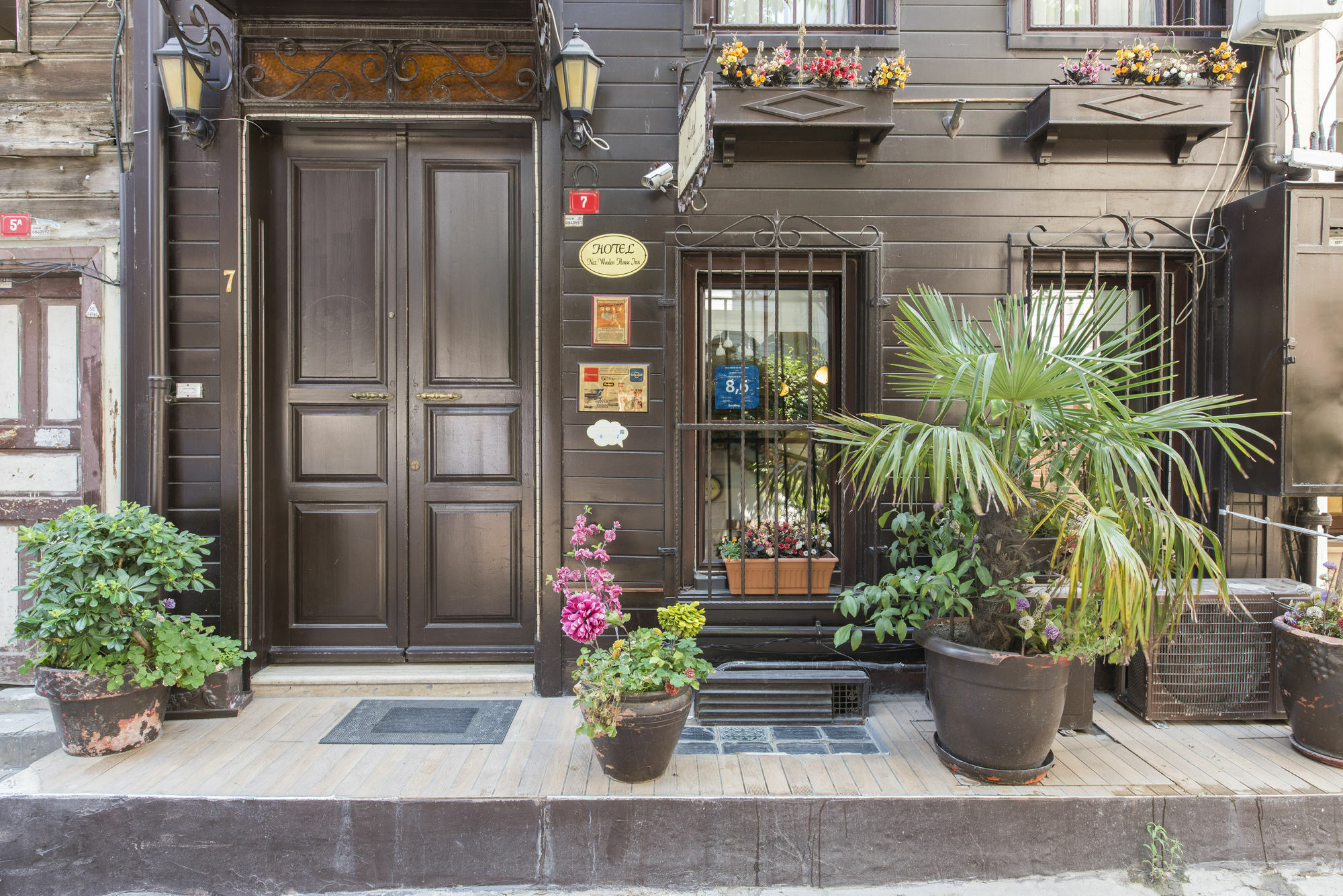 Naz Wooden House Inn Istanbul Eksteriør billede