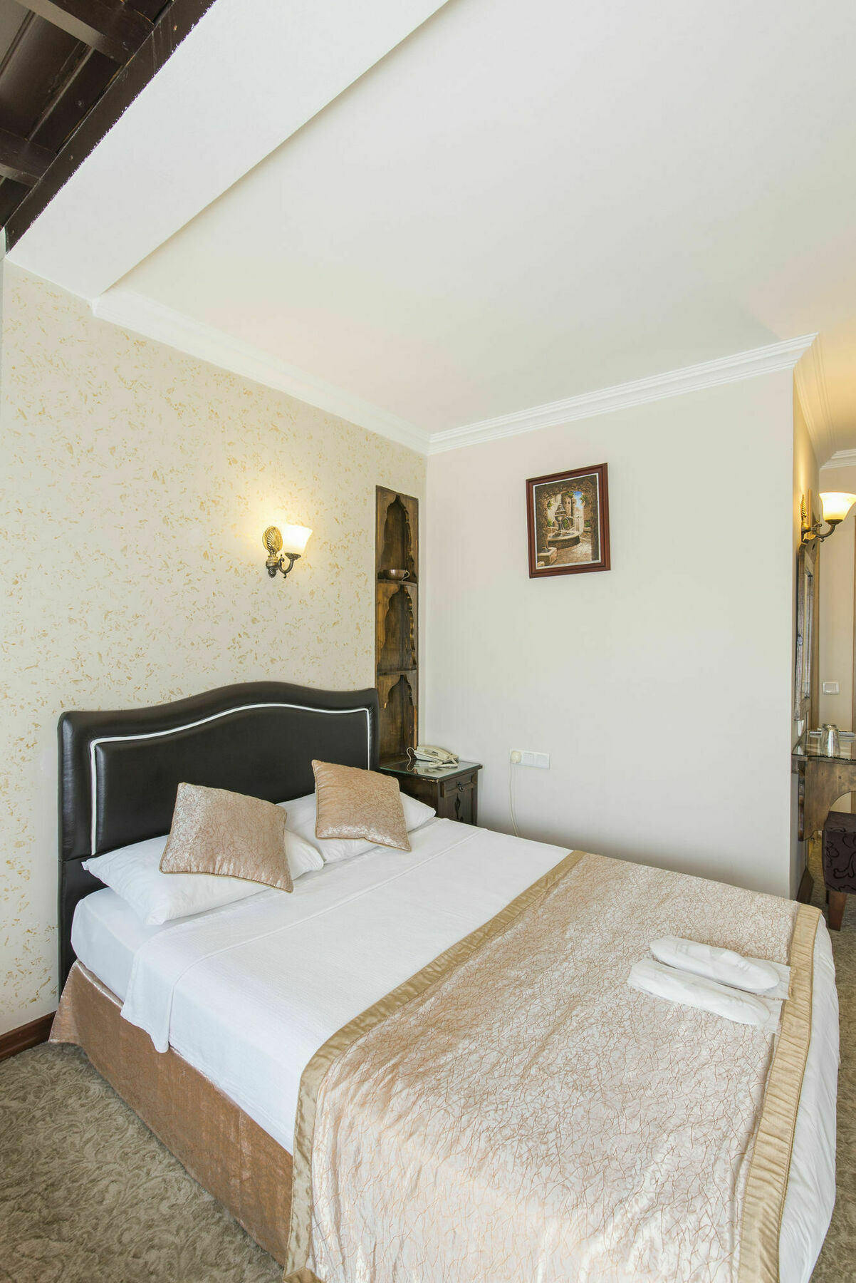 Naz Wooden House Inn Istanbul Eksteriør billede